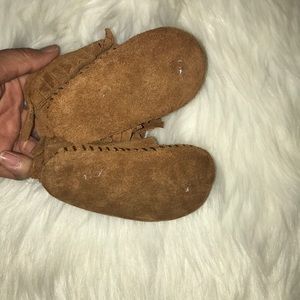 Minnetonka Shoes - Minnetonka Baby Fringe Booties Minnetonka Shoes - Minnetonka Baby Fringe Booties